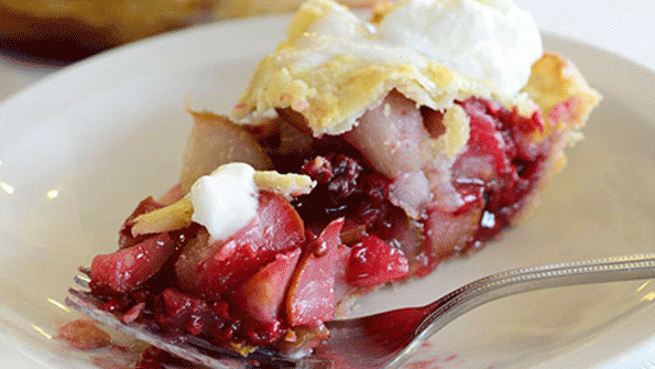 Raspberry Pear Pie - Delicious Living